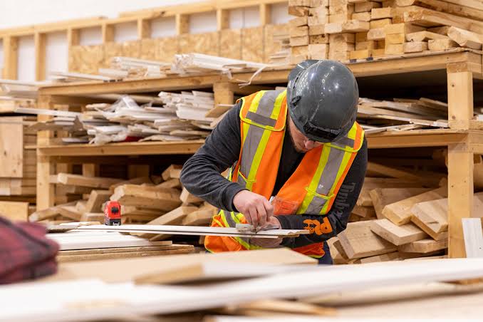 Diploma in Finishing Carpenter Image